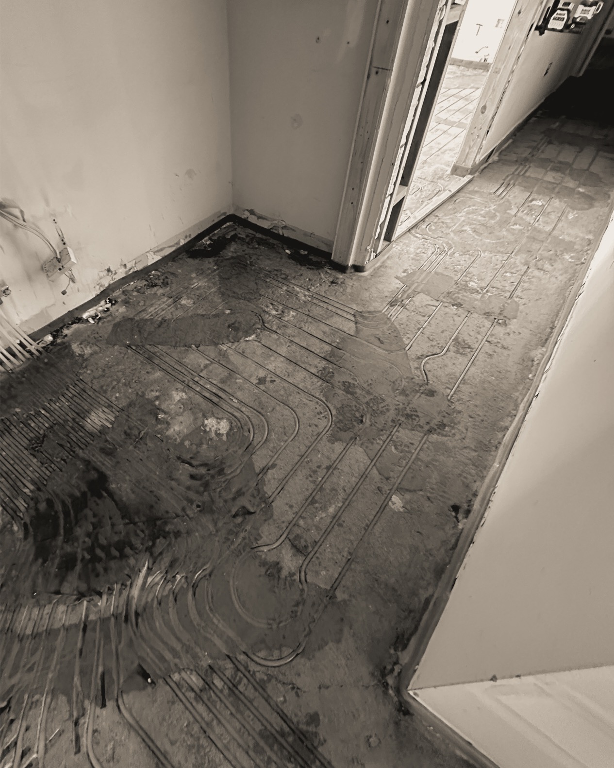 LATEX FLOOR SCREED READING