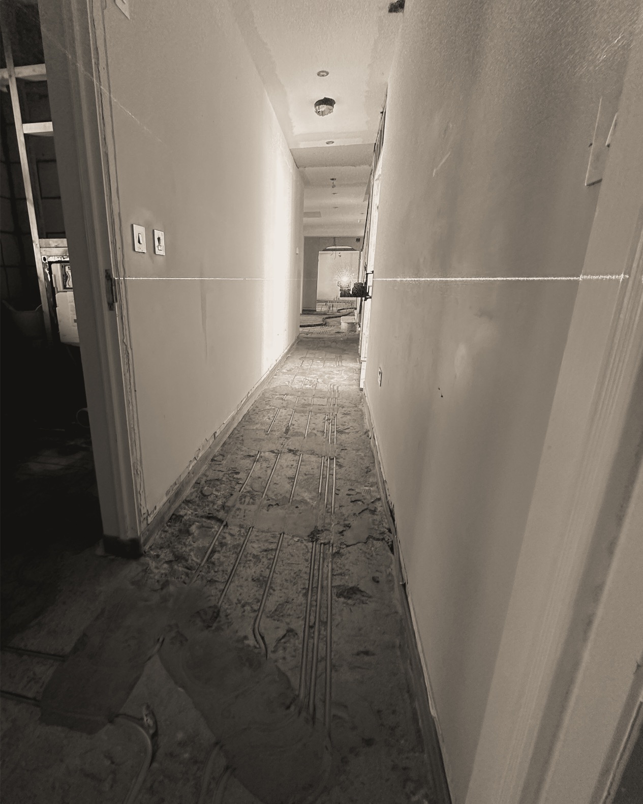SELF LEVELLING LATEX SCREED BARKING